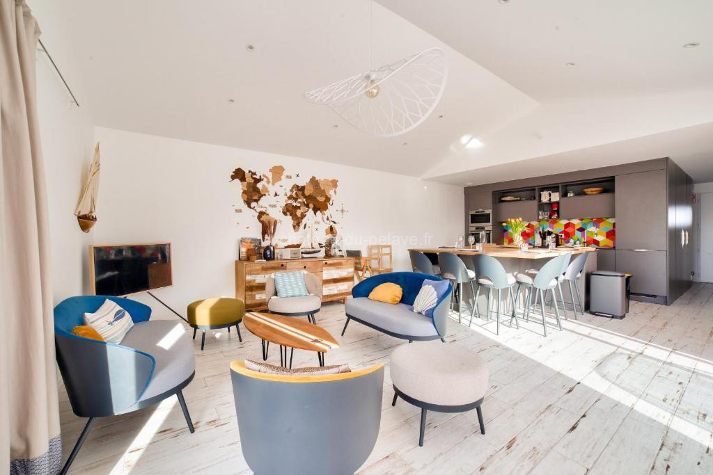 photo de Maison pour 9 - Jacuzzi - 300m de la plage