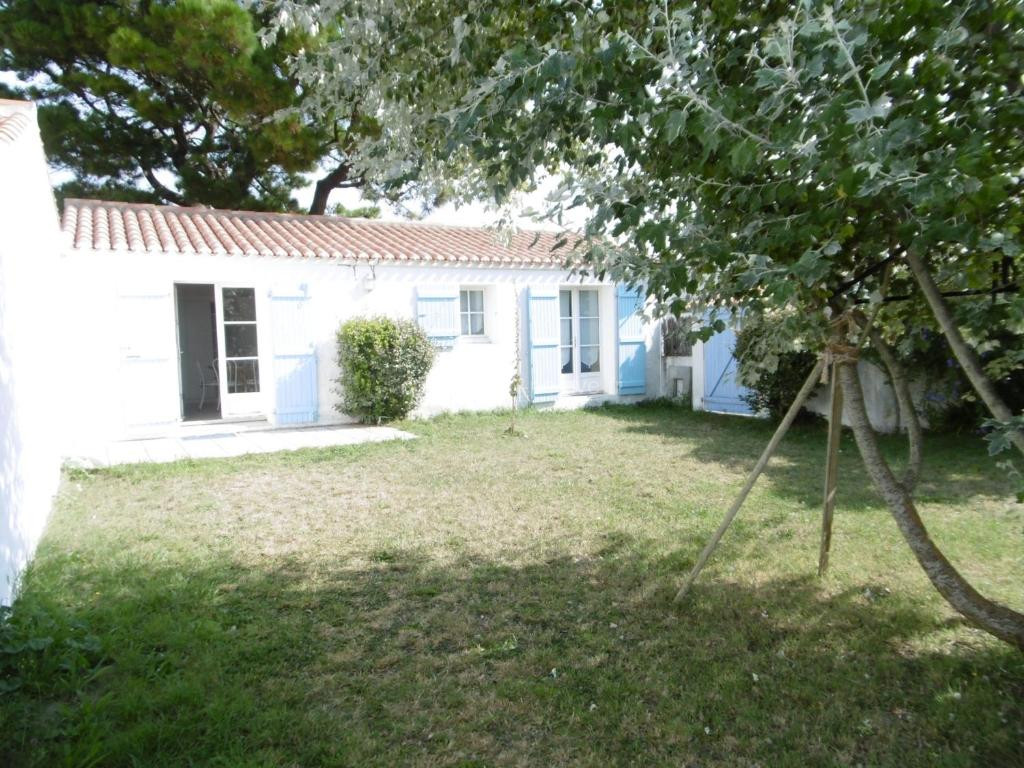 Photo de Maison 2 Pers. à Noirmoutier, Proche Plage, Parking - FR-1-823-115