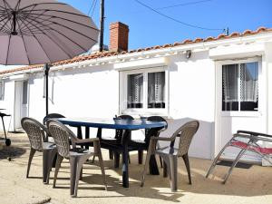 Maison de plain pied, 300m de la plage, accès mer privatif, 2 chambres, terrasse et parking - FR-1-224B-33 à Noirmoutier-en-l'Île