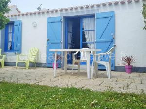 Maison avec Jardin, à 300m de la Plage, 2 Chambres, 4 Couchages, Terrasse et Barbecue - FR-1-224B-158 à Noirmoutier-en-l'Île